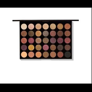Morphe Fall into Frost 35F